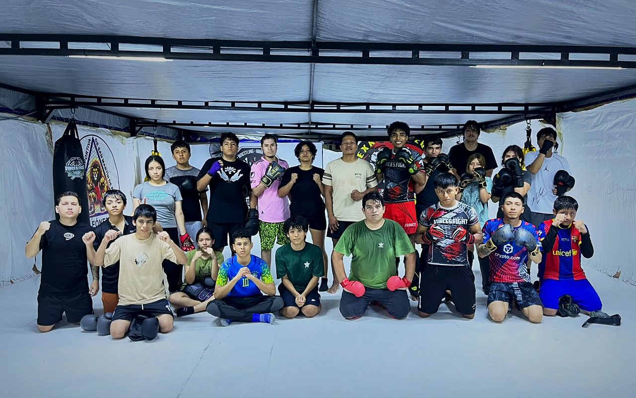 Clase de Muay Thai en la sede San Martín de Porres