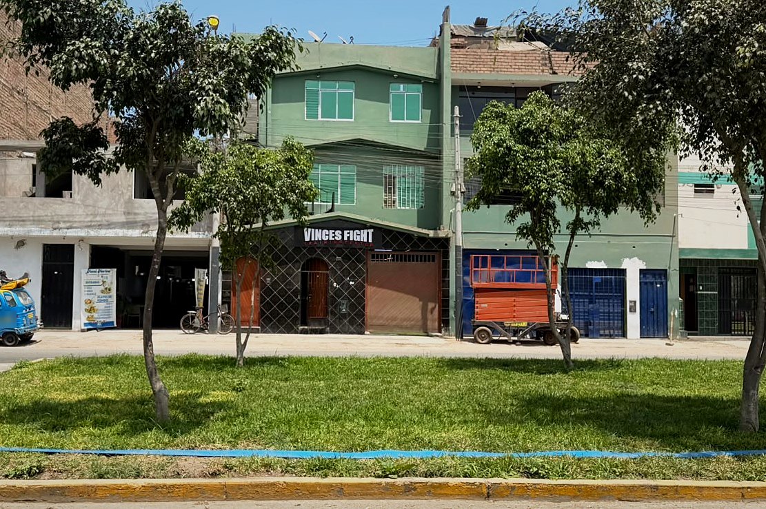 Fachada de la Sede Callao, Av. Comandante Pérez Salmón 744