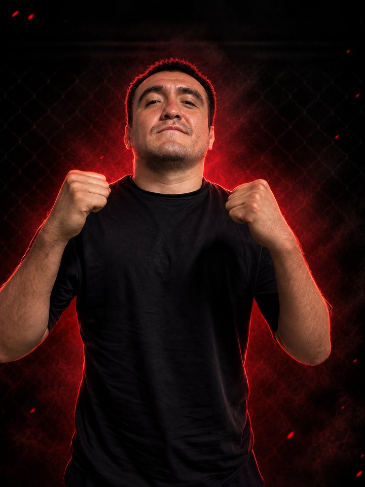 Hugo Villanueva, entrenador de Vinces Fight